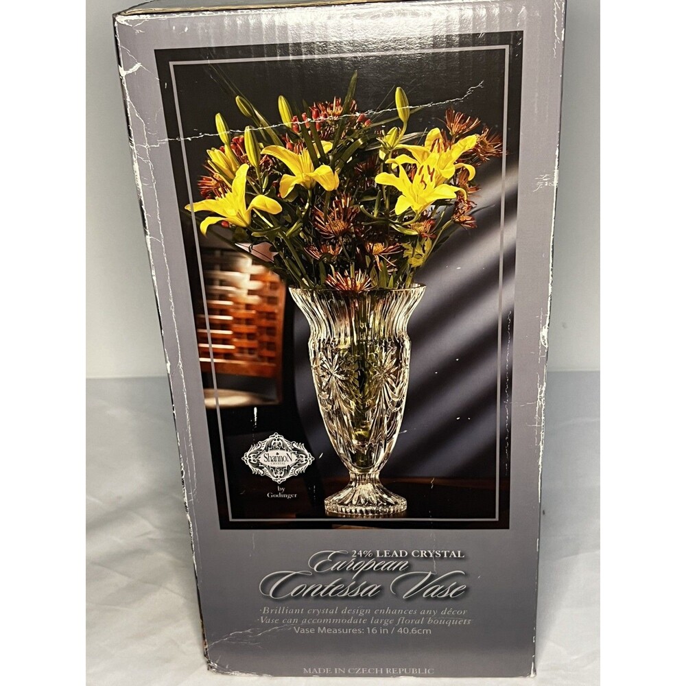 European Contessa Crystal Vase